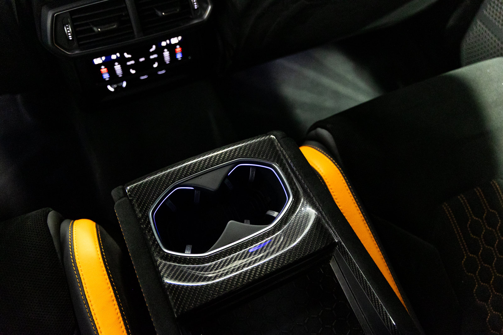 Used 2024 Lamborghini Urus Performante AWD/4WD image 59