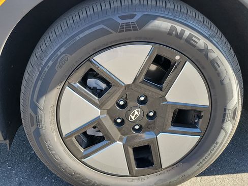 Certified 2025 Hyundai Santa Fe SEL image 25