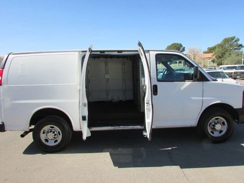 Used 2013 Chevrolet Express 2500 image 14