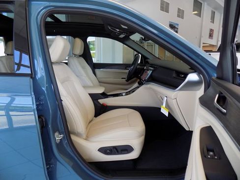 New 2026 Jeep Grand Cherokee L Limited RWD image 25