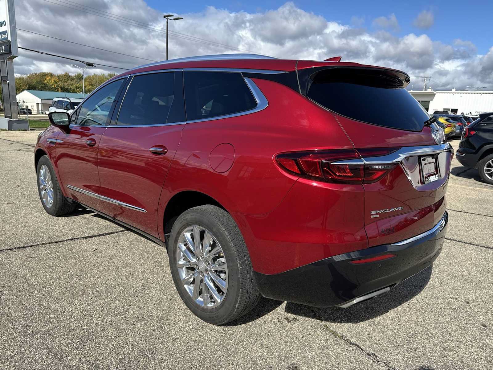 Certified 2021 Buick Enclave Essence w/ Sound and Sites Package AWD/4WD image 4