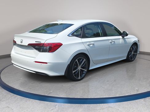Certified 2024 Honda Civic Touring image 5