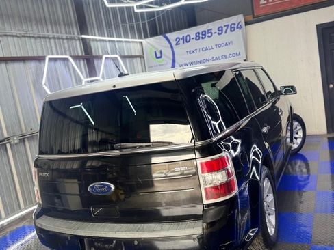 Used 2011 Ford Flex SEL w/ Rapid Spec Order Code FWD image 16