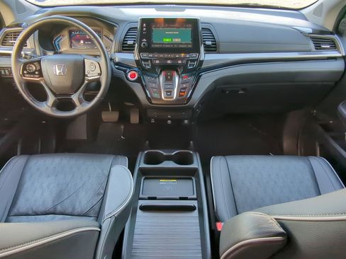 Used 2023 Honda Odyssey Elite image 13