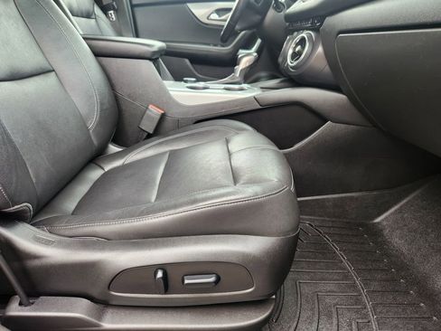 Used 2020 Chevrolet Blazer LT FWD image 17