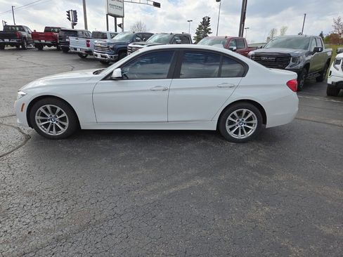 Used 2018 BMW 320i xDrive Sedan AWD/4WD image 6