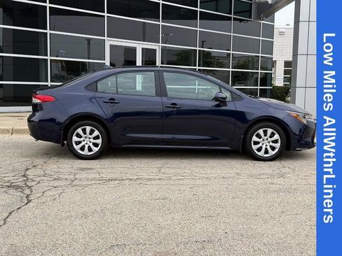 Used 2024 Toyota Corolla LE FWD image 2