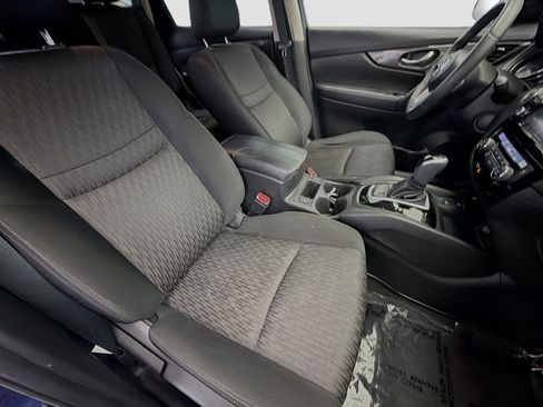 Used 2019 Nissan Rogue SV w/ Premium Package image 15