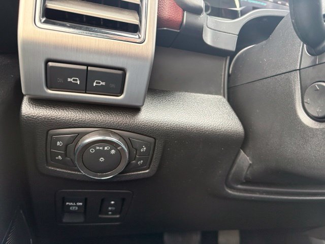 Used 2020 Ford F150 Platinum w/ FX4 Off-Road Package AWD/4WD image 24