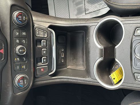 Certified 2021 GMC Terrain SLT w/ Infotainment Package II image 35