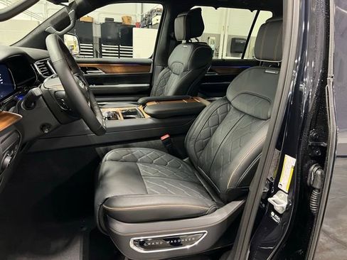 New 2025 Jeep Grand Wagoneer Series III w/ HD Trailer Tow Package AWD/4WD image 8
