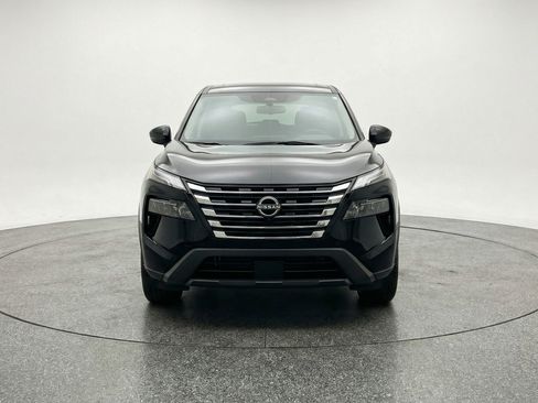 Used 2025 Nissan Rogue SV image 2