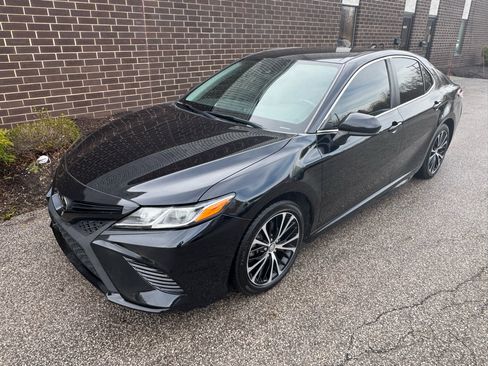 Used 2020 Toyota Camry SE image 25