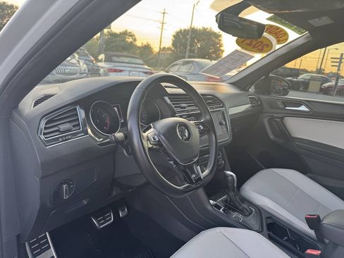 Used 2021 Volkswagen Tiguan SE R-Line FWD image 25