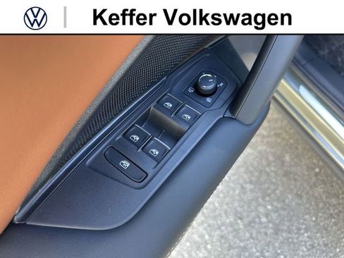 New 2026 Volkswagen Tiguan SEL R-Line AWD/4WD image 15