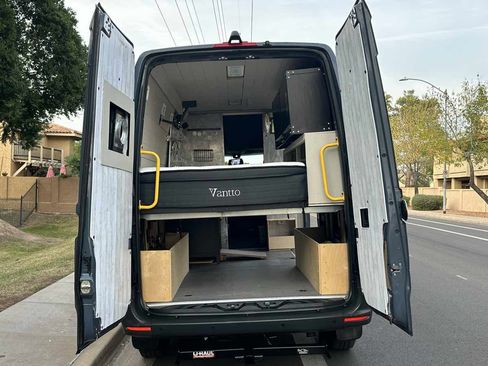 Used 2019 Mercedes-Benz Sprinter 144 image 51