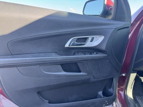 Used 2017 Chevrolet Equinox LT w/ Convenience Package image 9