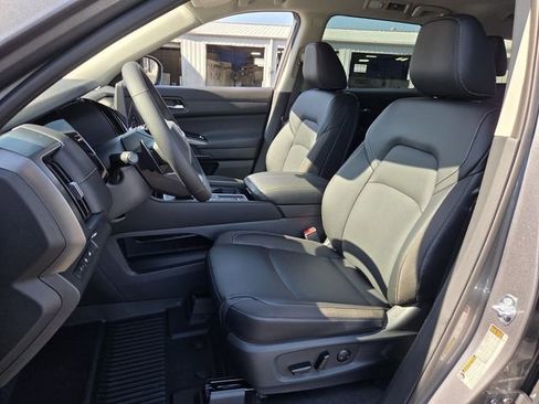 New 2026 Nissan Pathfinder SL image 5