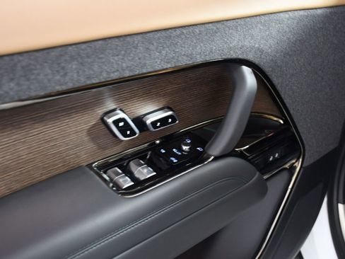 Used 2024 Land Rover Range Rover Sport Dynamic SE image 15