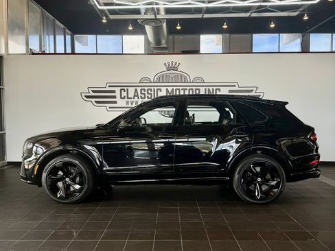 Used 2023 Bentley Bentayga AWD/4WD image 4