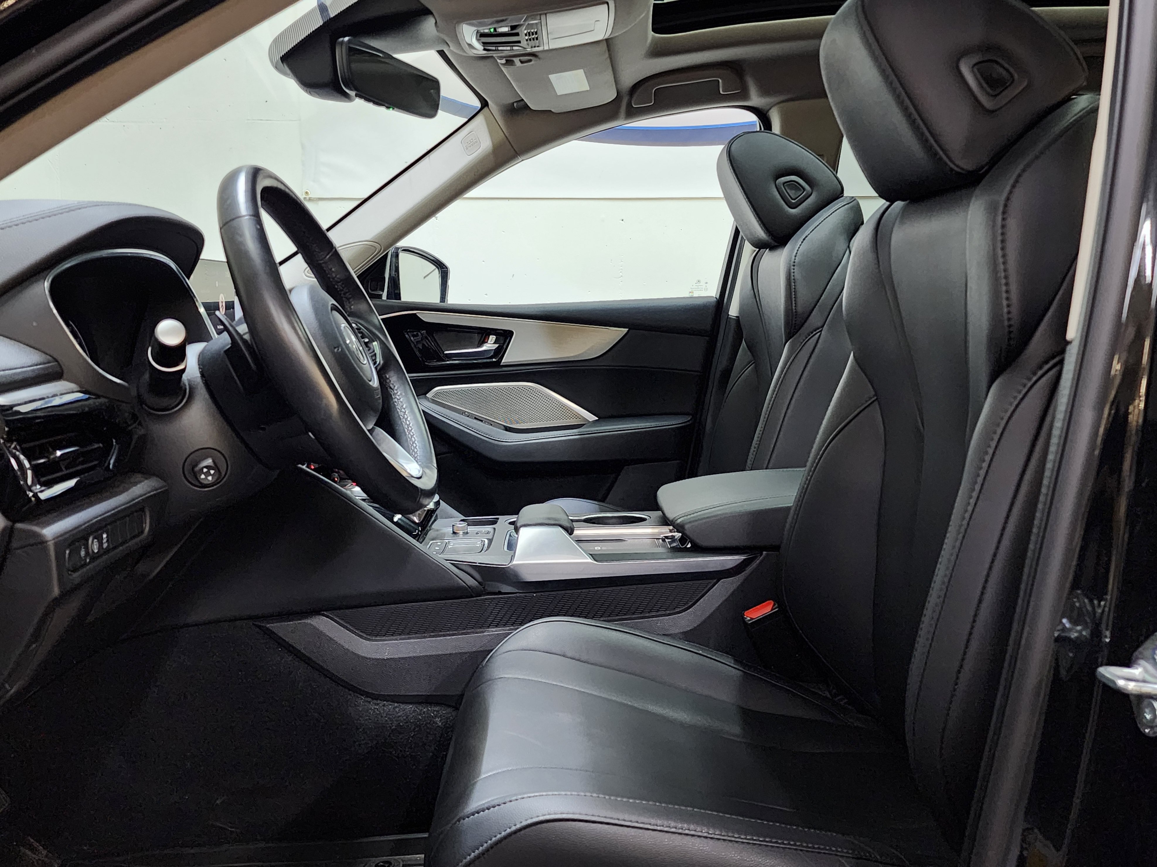 Used 2024 Acura MDX SH-AWD image 15