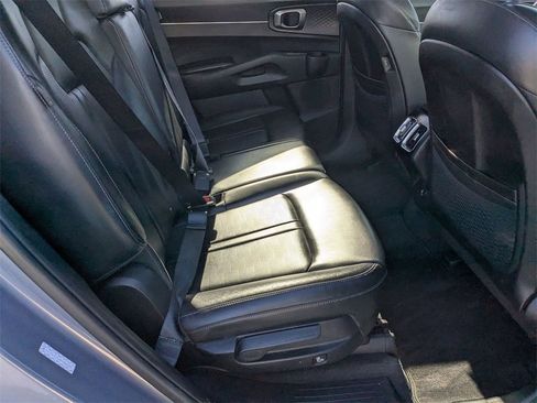 Used 2024 Kia Sorento S image 30