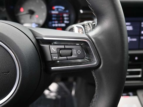 Certified 2023 Porsche Macan S AWD/4WD image 9