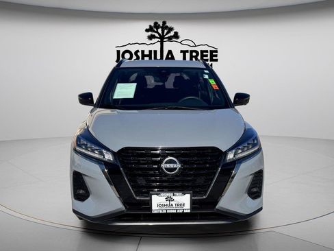 Used 2023 Nissan Kicks SR FWD image 2