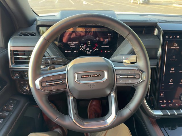 Used 2025 GMC Yukon XL Denali AWD/4WD image 18