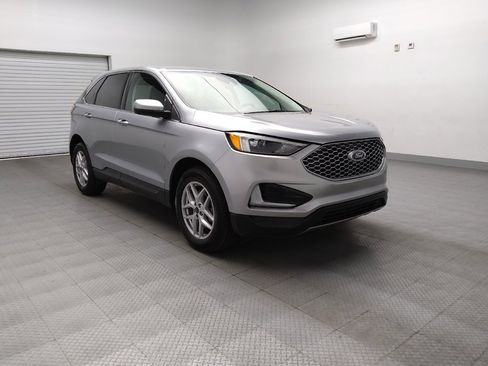 Used 2024 Ford Edge SEL image 13