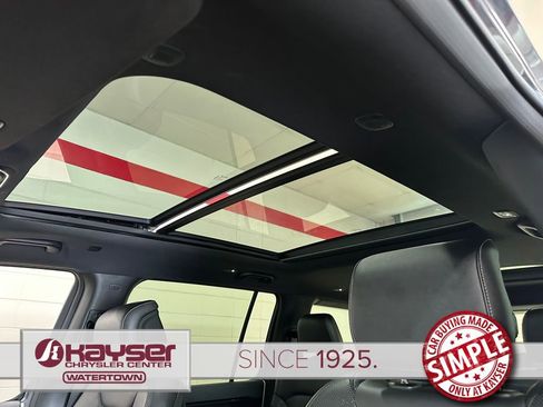 Used 2024 Jeep Wagoneer 4WD w/ Premium Group I image 10