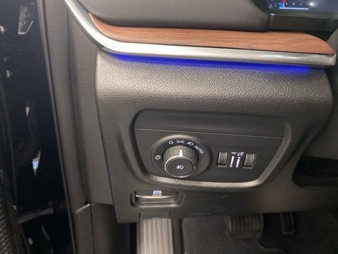 Used 2023 Jeep Grand Cherokee Summit w/ Luxury Tech Group V image 21