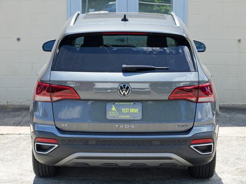 Used 2022 Volkswagen Taos SE w/ Panoramic Sunroof Package AWD/4WD image 43