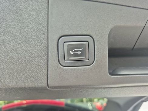 Used 2017 Cadillac XT5 Platinum AWD/4WD image 31