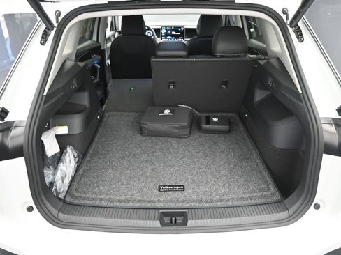 Certified 2025 Volkswagen Tiguan SE image 23