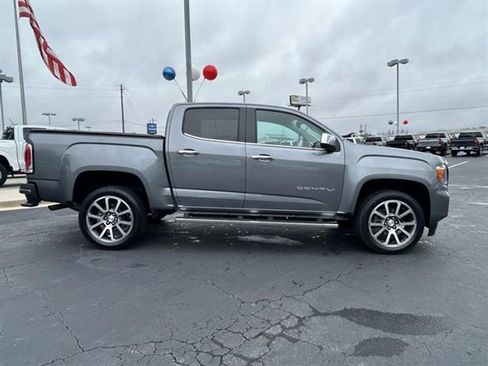 Used 2022 GMC Canyon Denali image 5