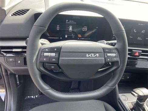 New 2026 Kia Sportage LX image 13