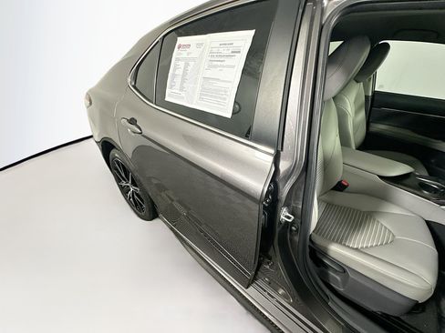 Used 2021 Toyota Camry SE FWD image 27