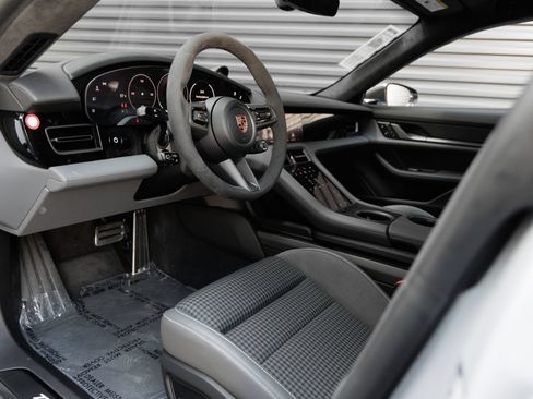 New 2026 Porsche Taycan GTS AWD/4WD image 4