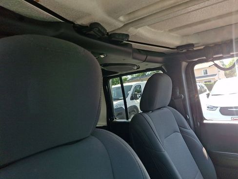 Used 2019 Jeep Wrangler Unlimited Sport S AWD/4WD image 13