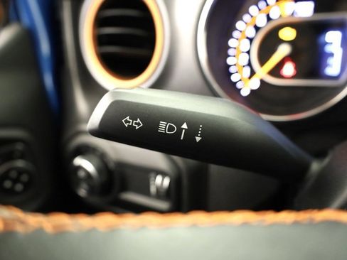 Used 2023 Jeep Gladiator Mojave w/ Cold Weather Group image 32