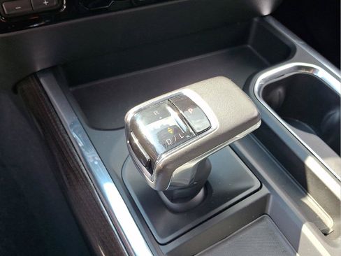 Used 2022 Chevrolet Silverado 1500 RST w/ Convenience Package II AWD/4WD image 12