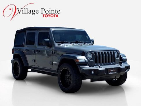Used 2018 Jeep Wrangler Unlimited Sport S AWD/4WD image 9
