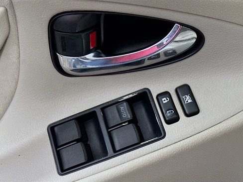 Used 2009 Toyota Camry LE FWD image 16
