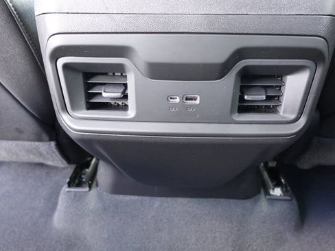 Used 2022 Chevrolet Silverado 1500 LT Trail Boss w/ LT Trail Boss Premium Package AWD/4WD image 47