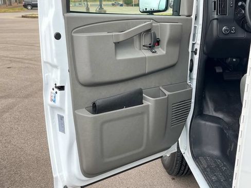 Used 2025 GMC Savana 3500 w/ Power Convenience Package RWD image 22