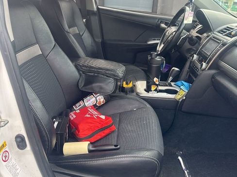 Used 2013 Toyota Camry SE image 5