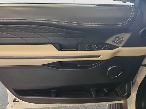 Used 2022 Ford Expedition Max Platinum image 27