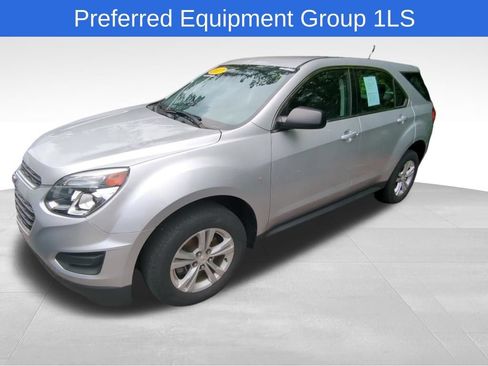 Used 2017 Chevrolet Equinox LS FWD image 4