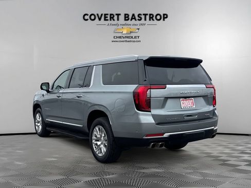 Used 2025 GMC Yukon XL Denali AWD/4WD image 5